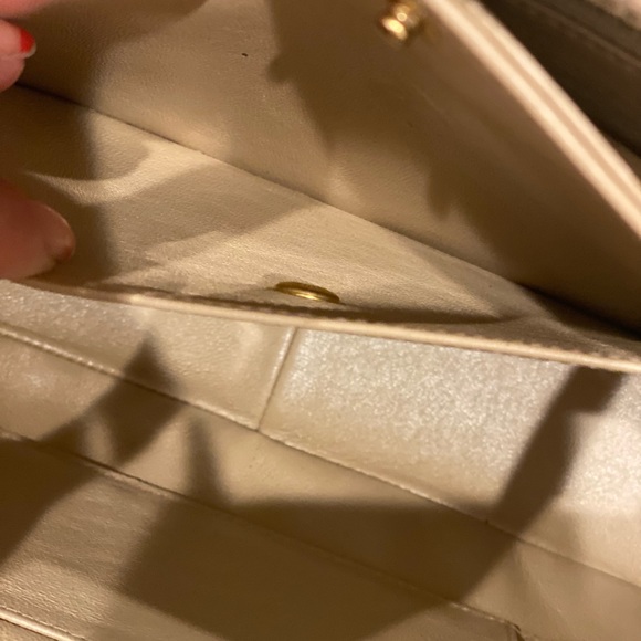 Authentic classic  Chanel chevron handbag - Picture 15 of 17